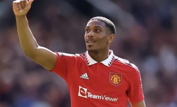 赛场上崭露 赛场上崭露